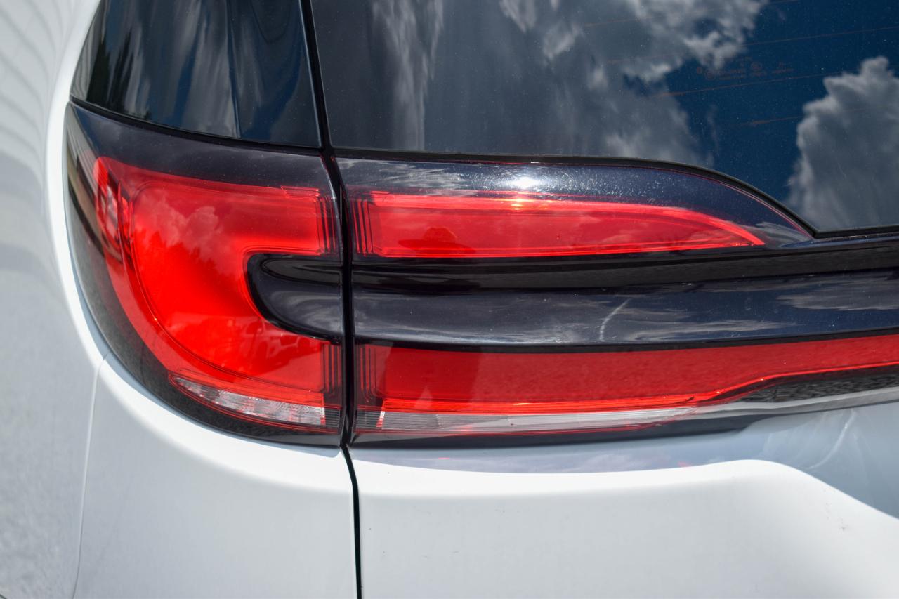 Chrysler Pacifica Touring 2024