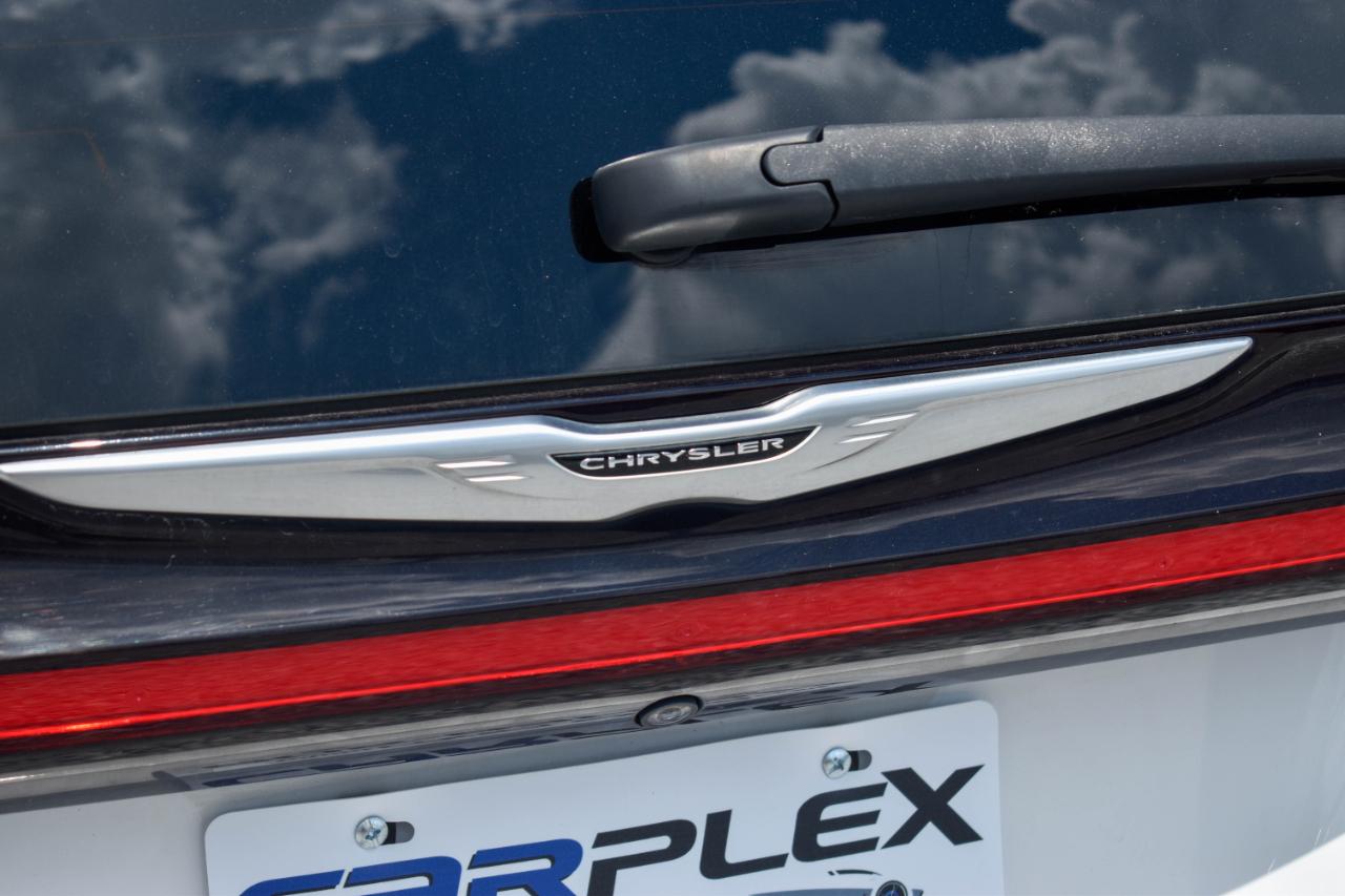 Chrysler Pacifica Touring 2024