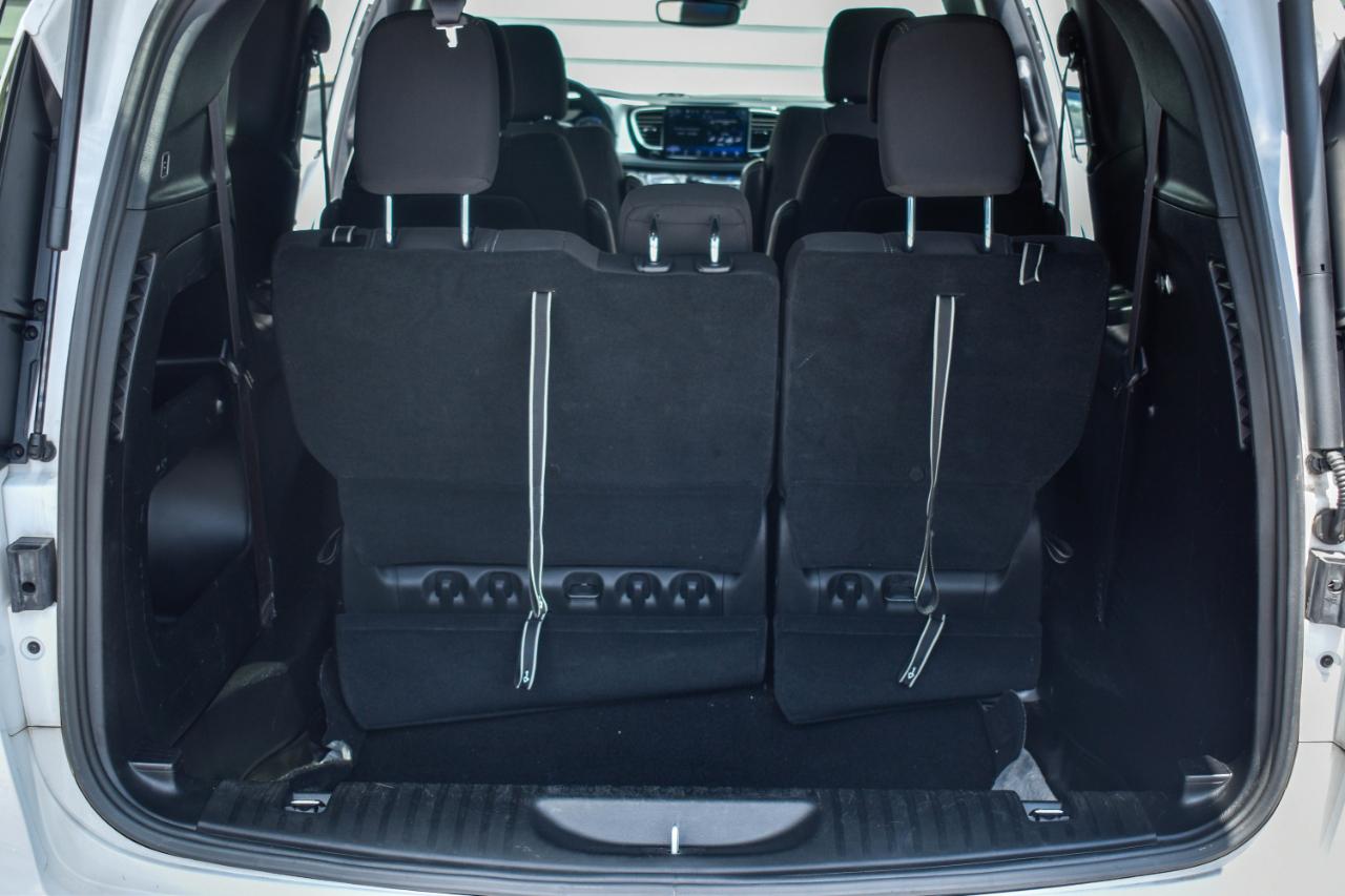 Chrysler Pacifica Touring 2024