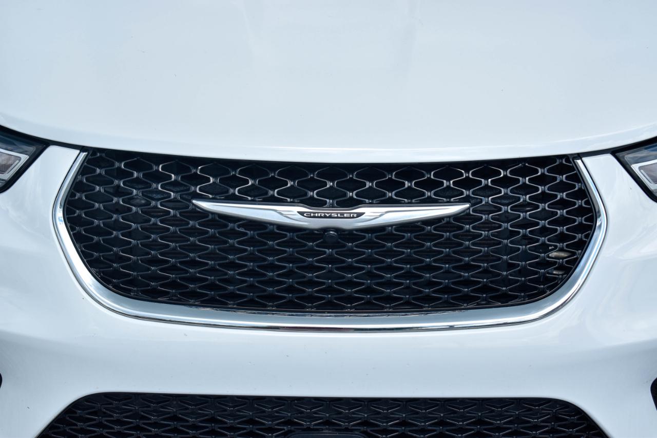 Chrysler Pacifica Touring 2024