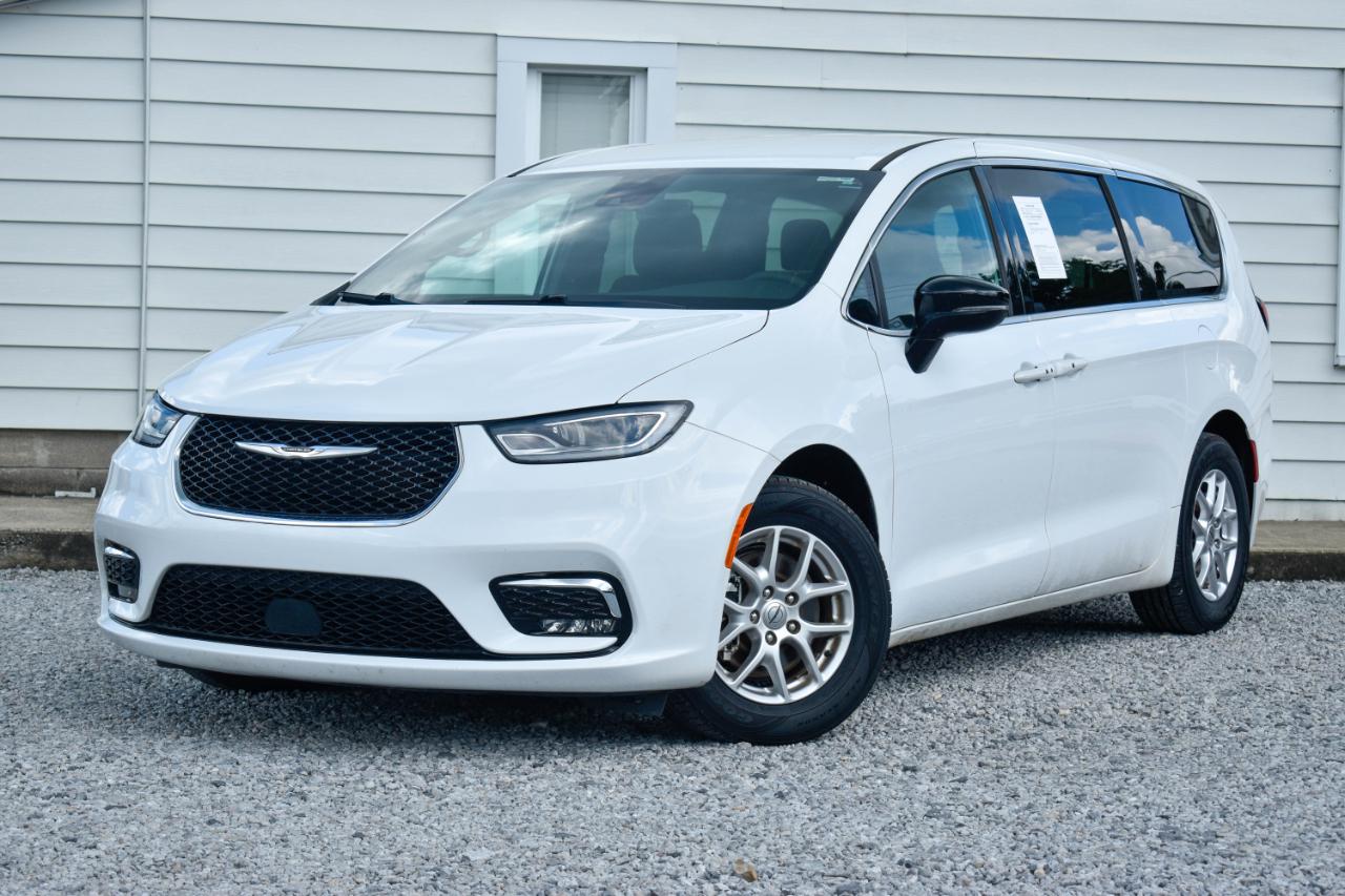 Chrysler Pacifica Touring 2024