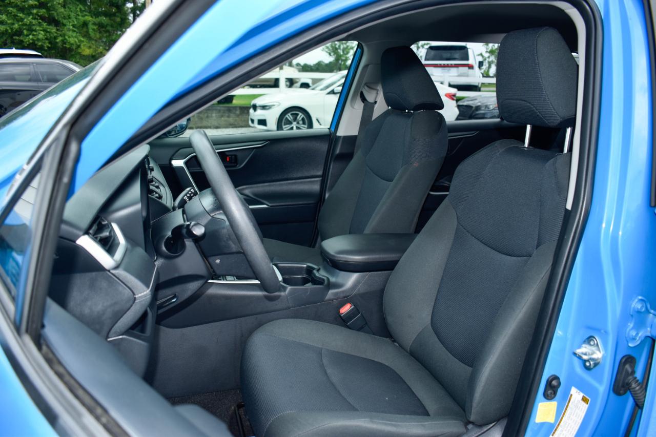 Toyota RAV4 LE 2019