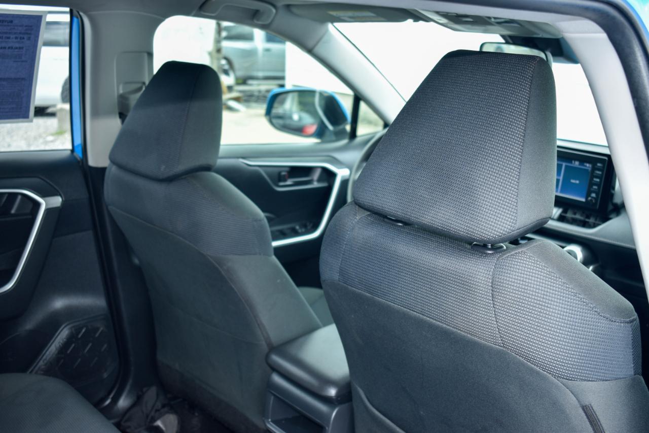 Toyota RAV4 LE 2019