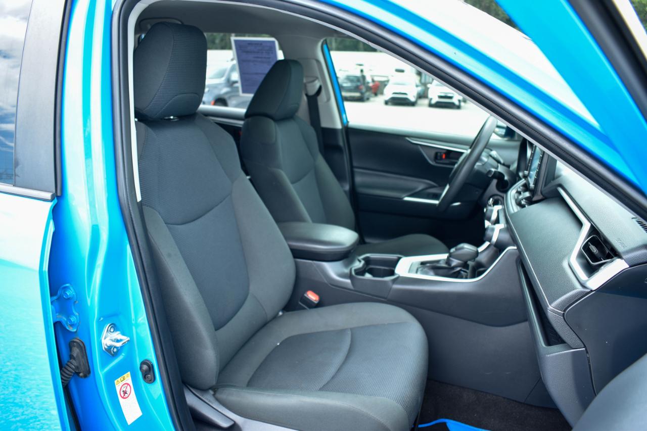 Toyota RAV4 LE 2019