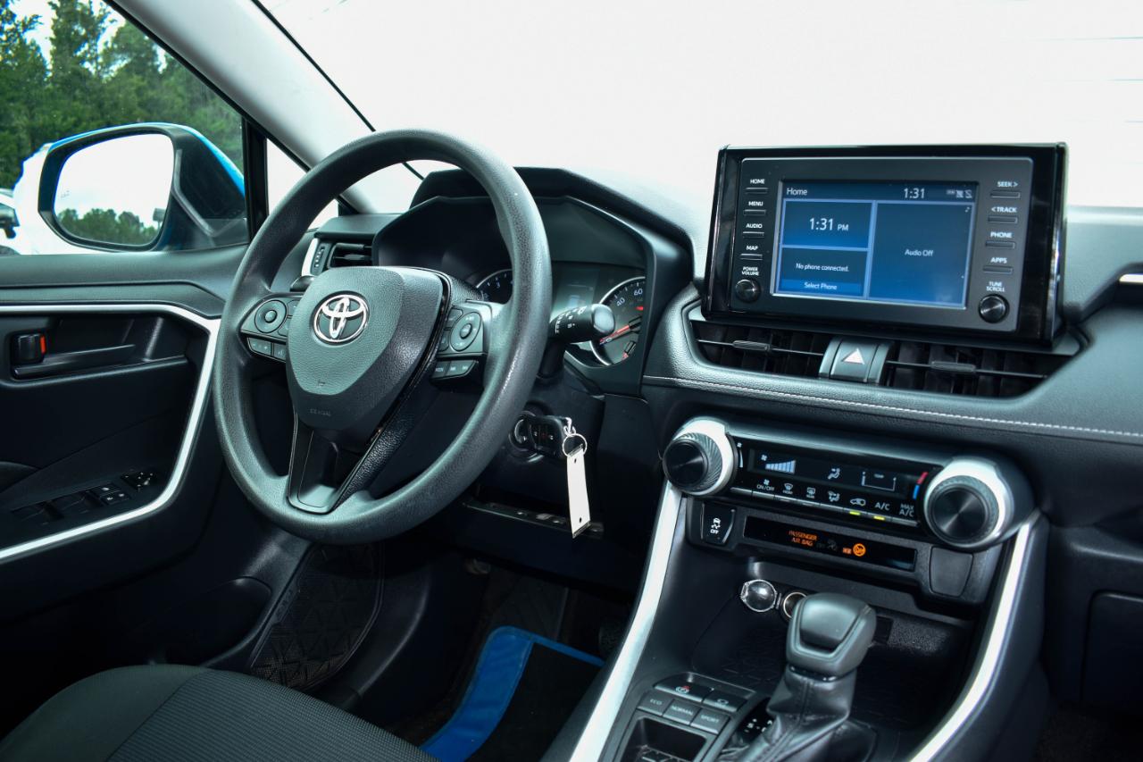 Toyota RAV4 LE 2019