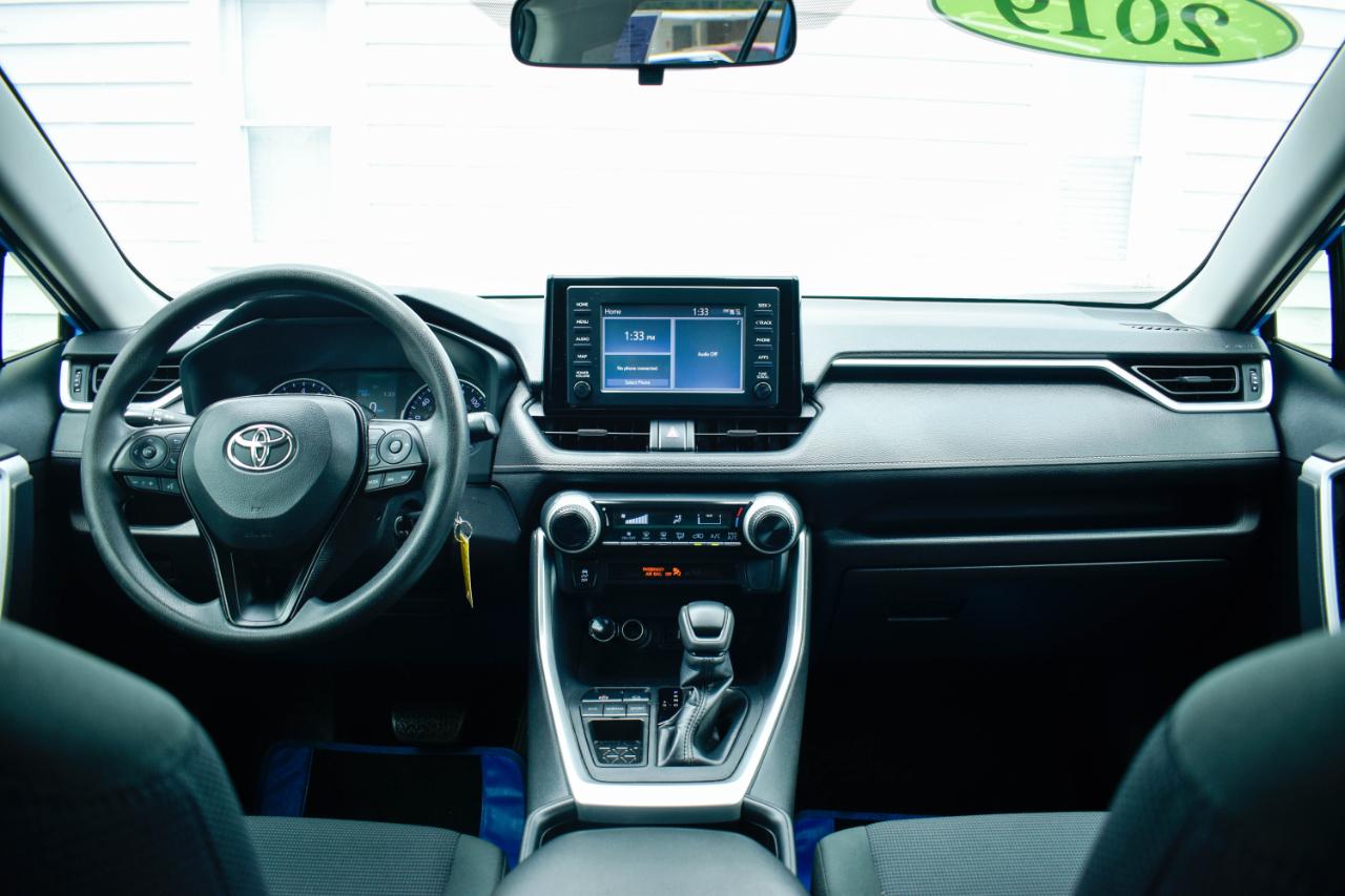 Toyota RAV4 LE 2019