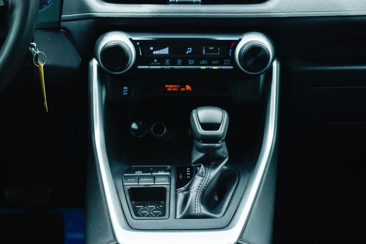 Toyota RAV4 LE 2019
