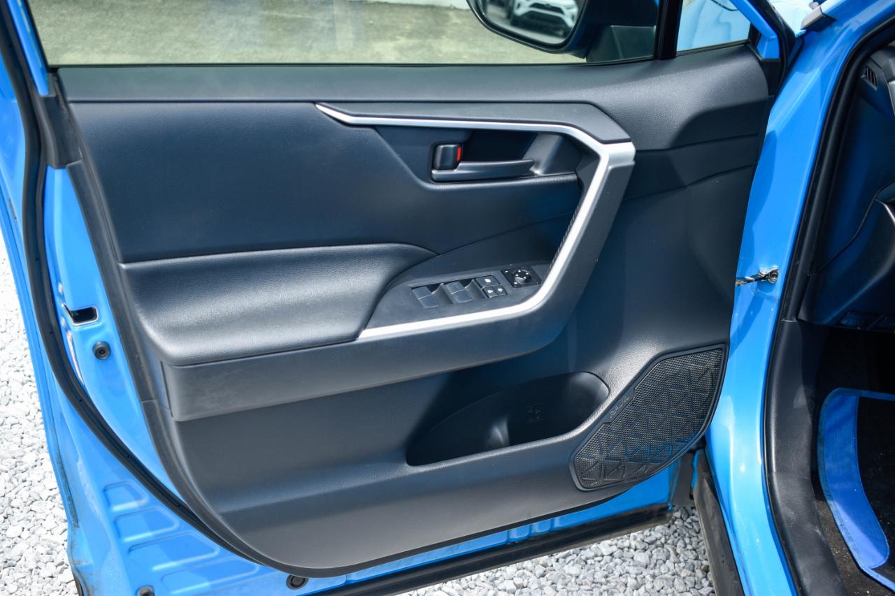 Toyota RAV4 LE 2019