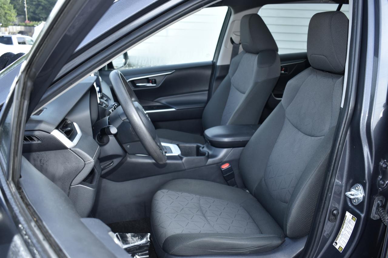 Toyota RAV4 XLE 2024