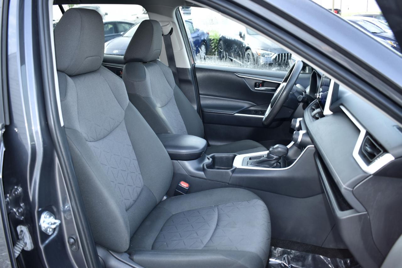 Toyota RAV4 XLE 2024