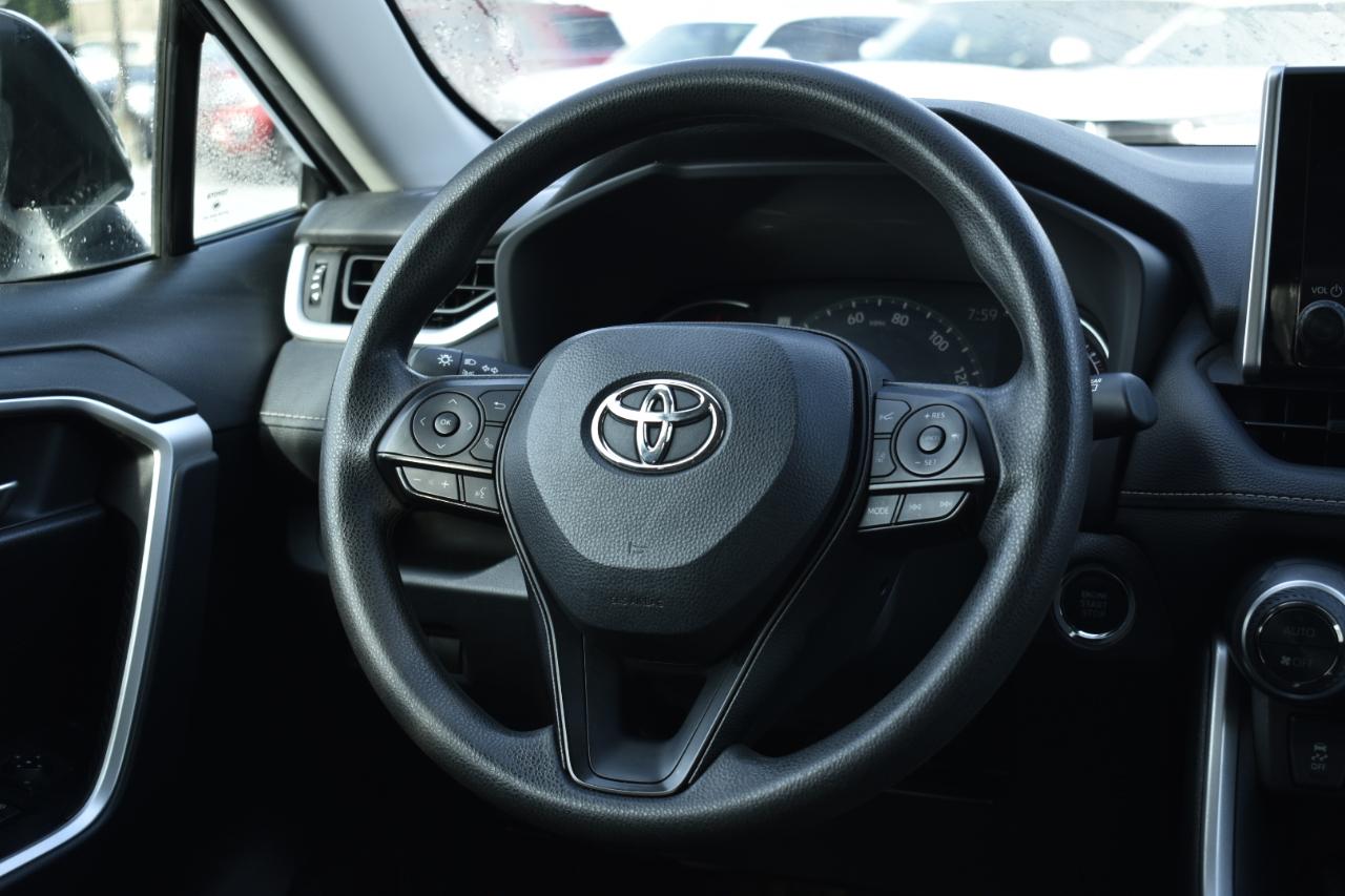 Toyota RAV4 XLE 2024