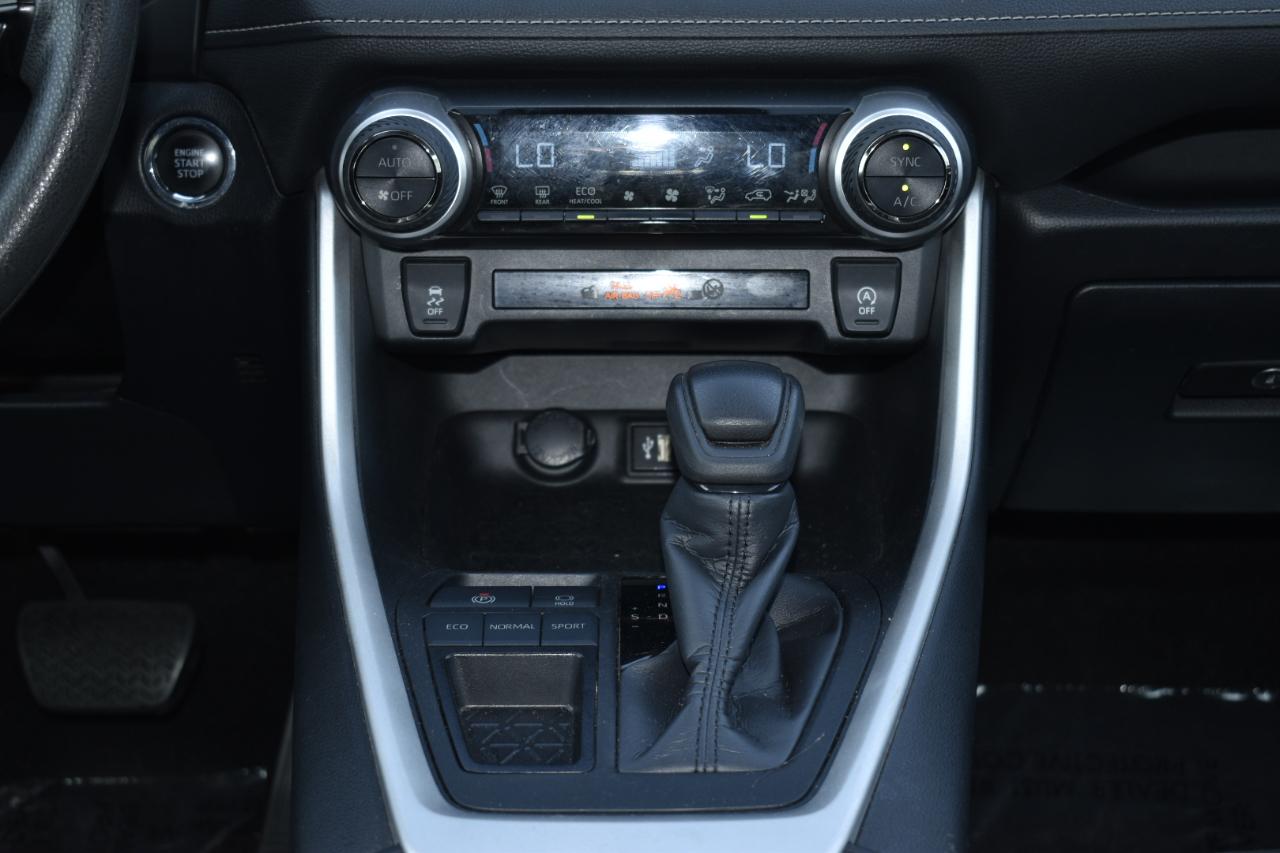 Toyota RAV4 XLE 2024