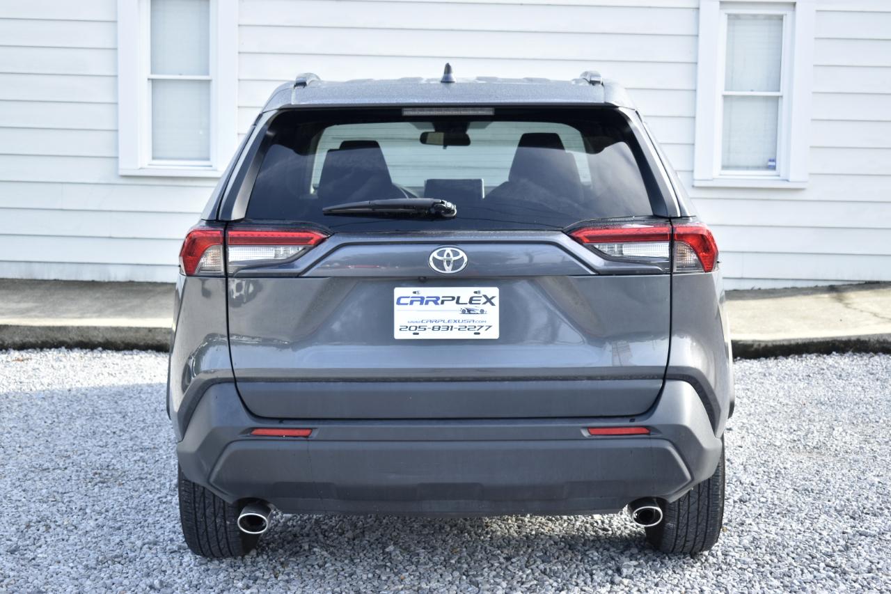 Toyota RAV4 XLE 2024