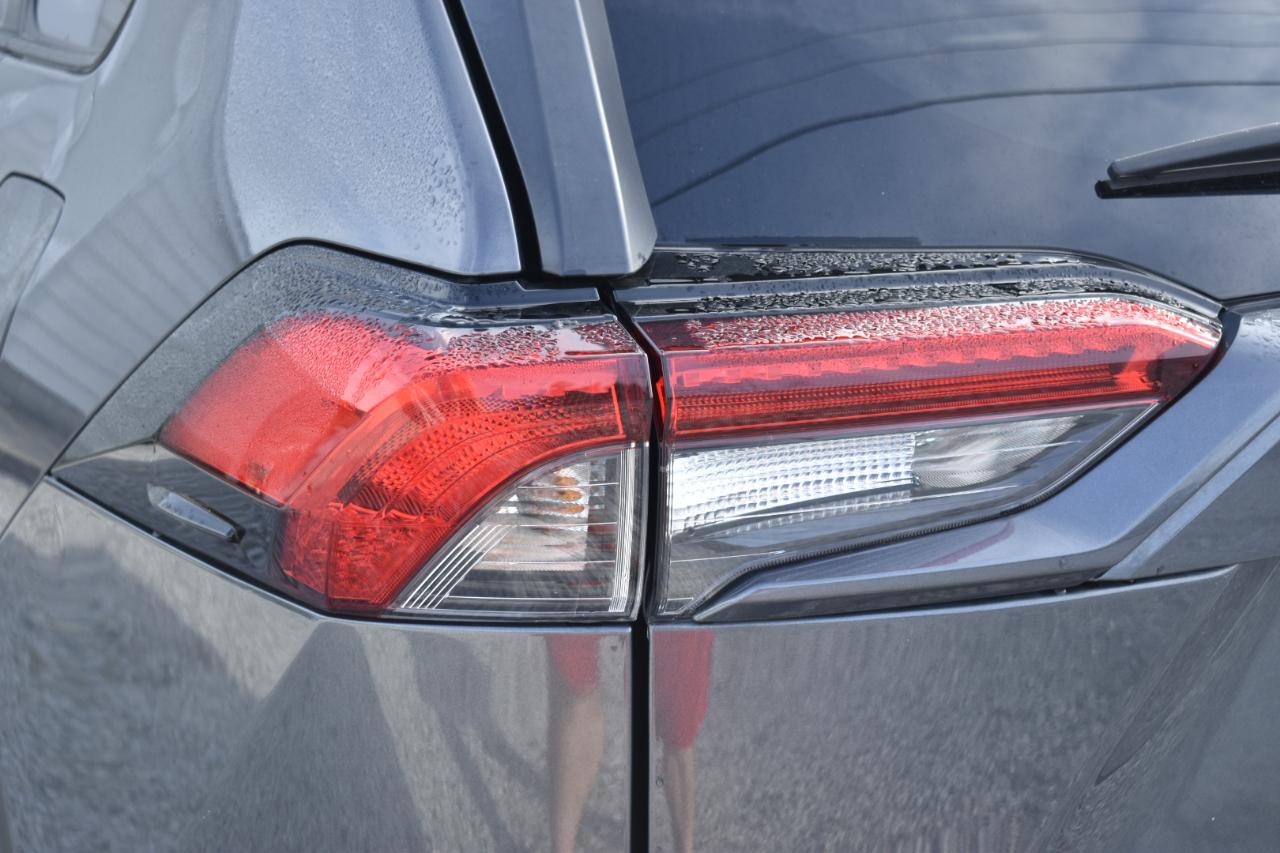 Toyota RAV4 XLE 2024