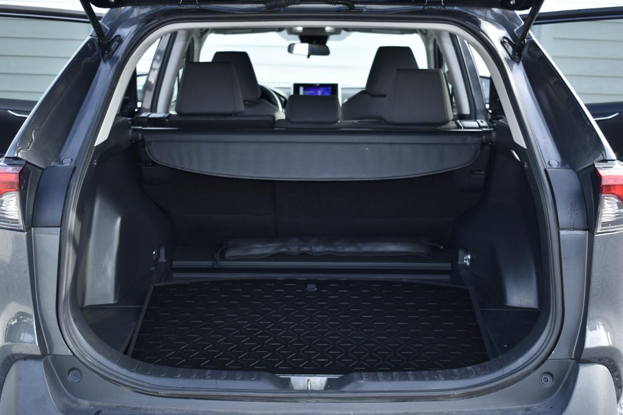 Toyota RAV4 XLE 2024