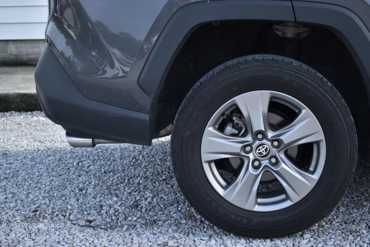 Toyota RAV4 XLE 2024