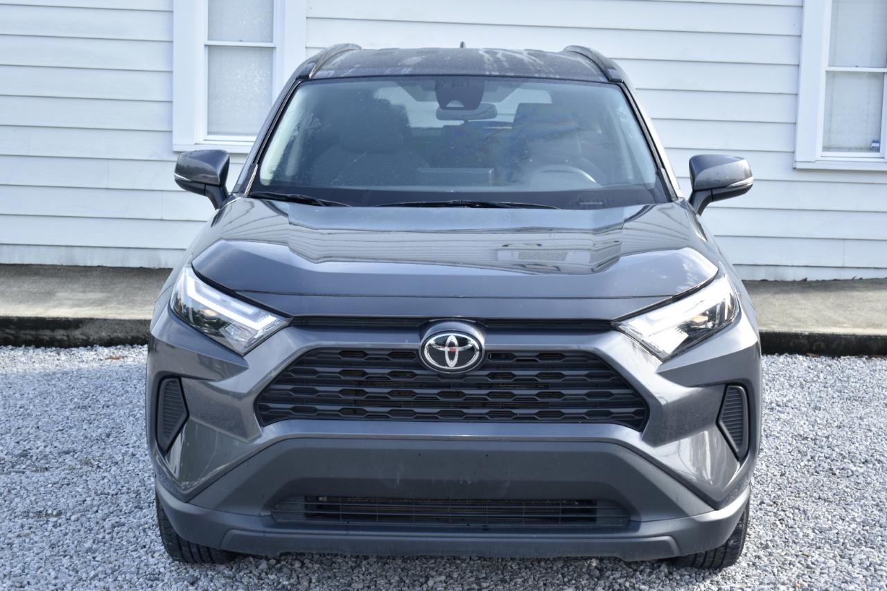 Toyota RAV4 XLE 2024