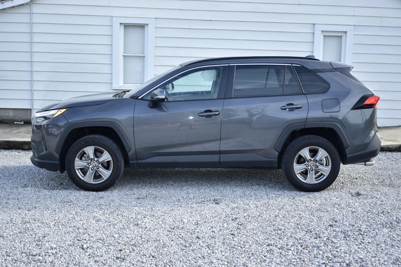Toyota RAV4 XLE 2024