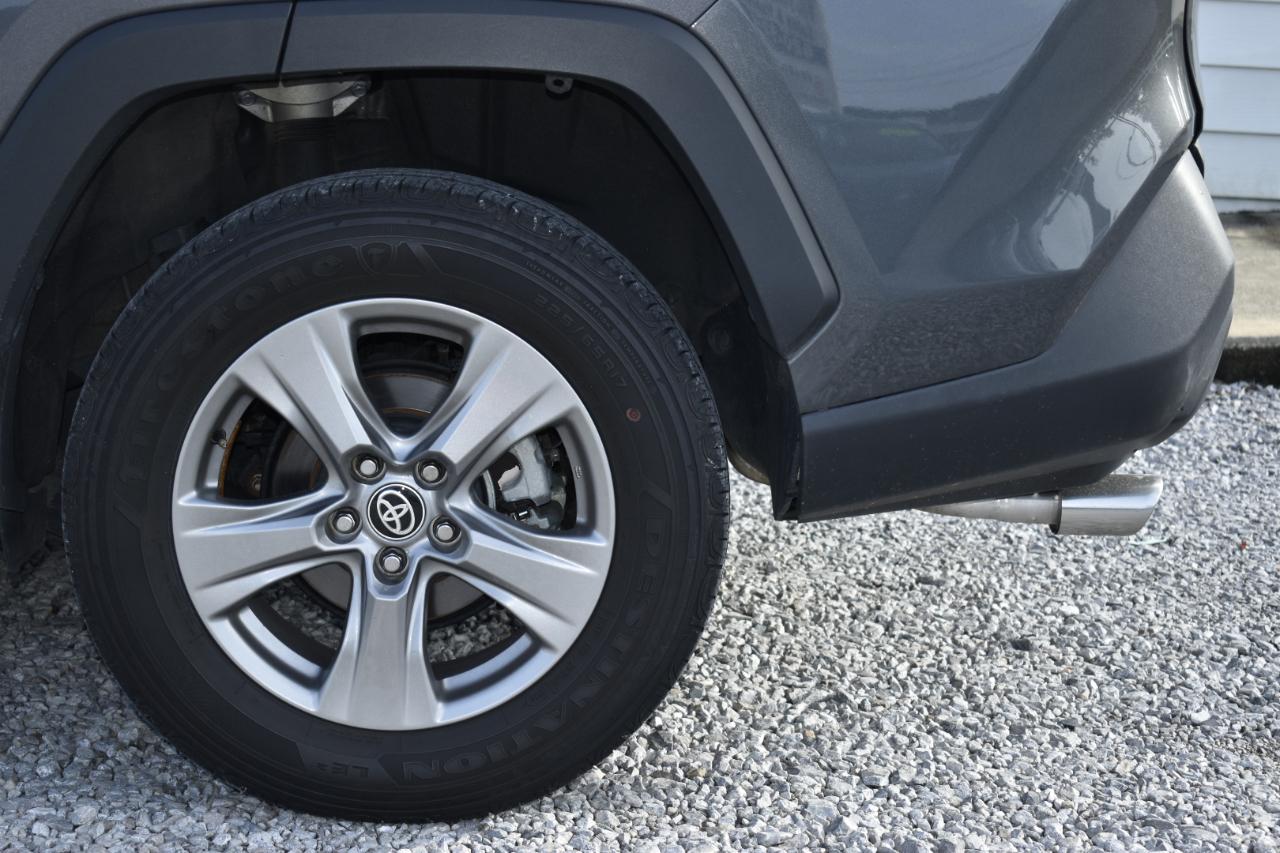 Toyota RAV4 XLE 2024