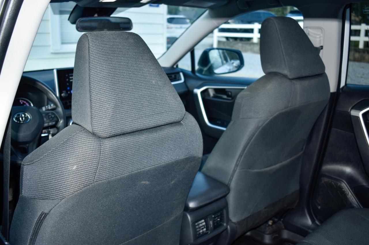 Toyota RAV4 LE 2024