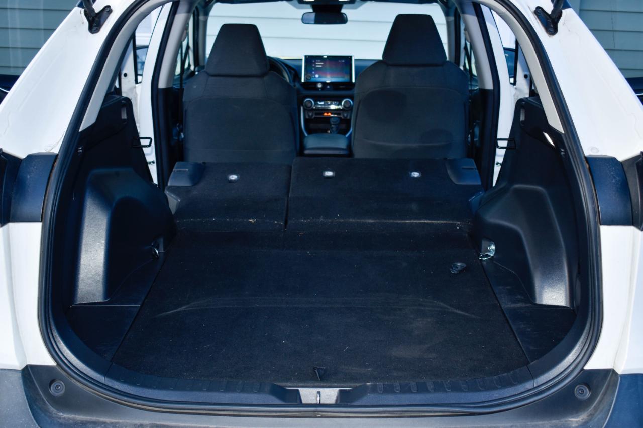 Toyota RAV4 LE 2024
