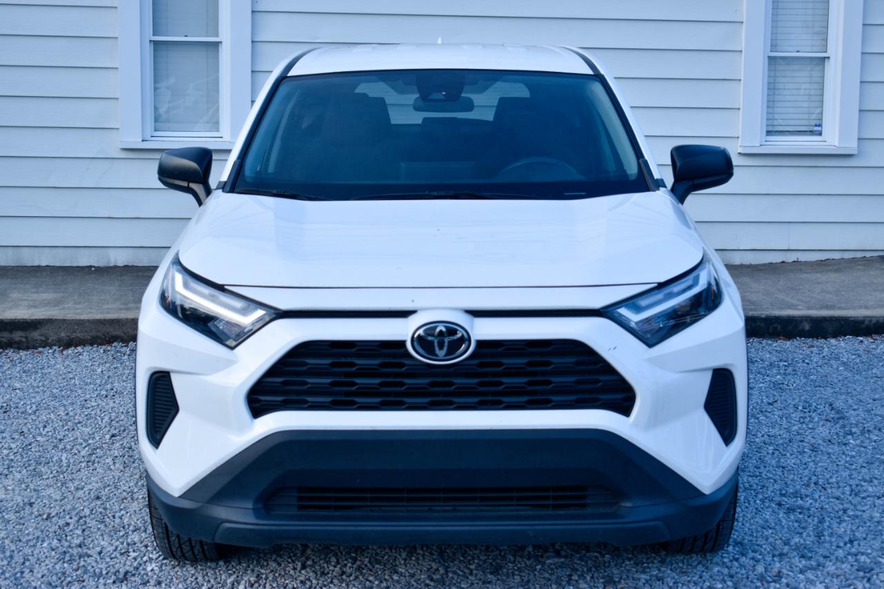 Toyota RAV4 LE 2024