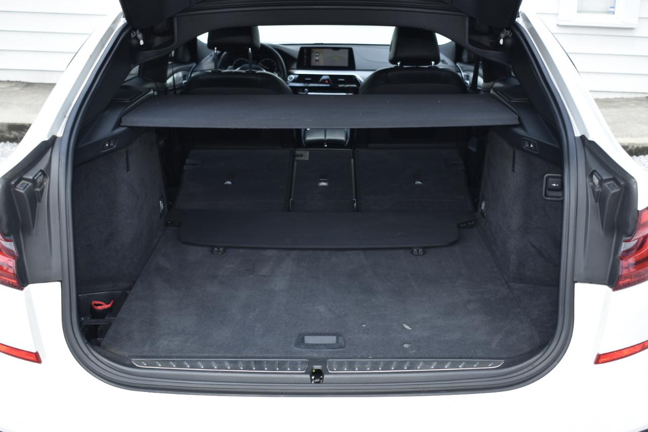 BMW 6-Series Gran Turismo 640i xDrive 2019