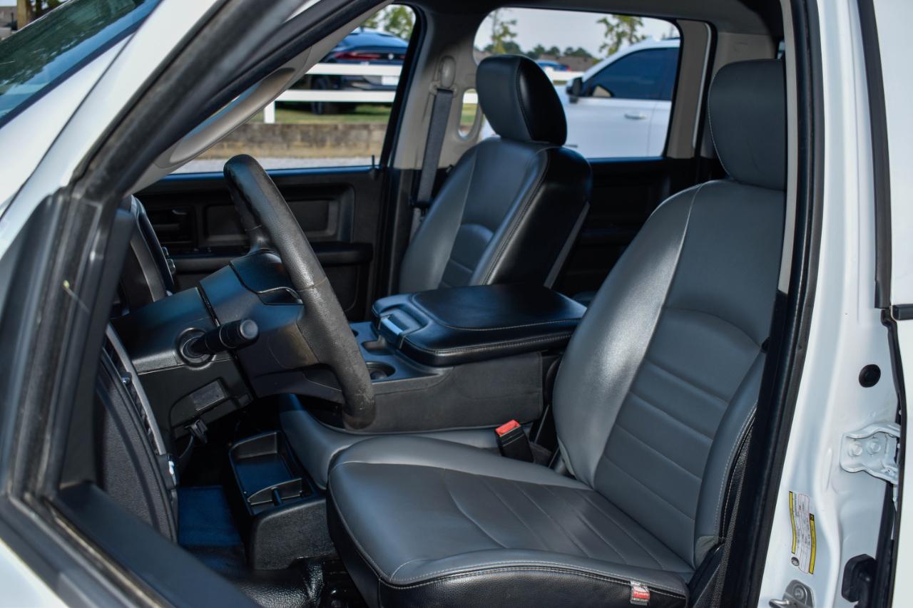 RAM 1500 Classic Tradesman Crew Cab SWB 2WD 2022