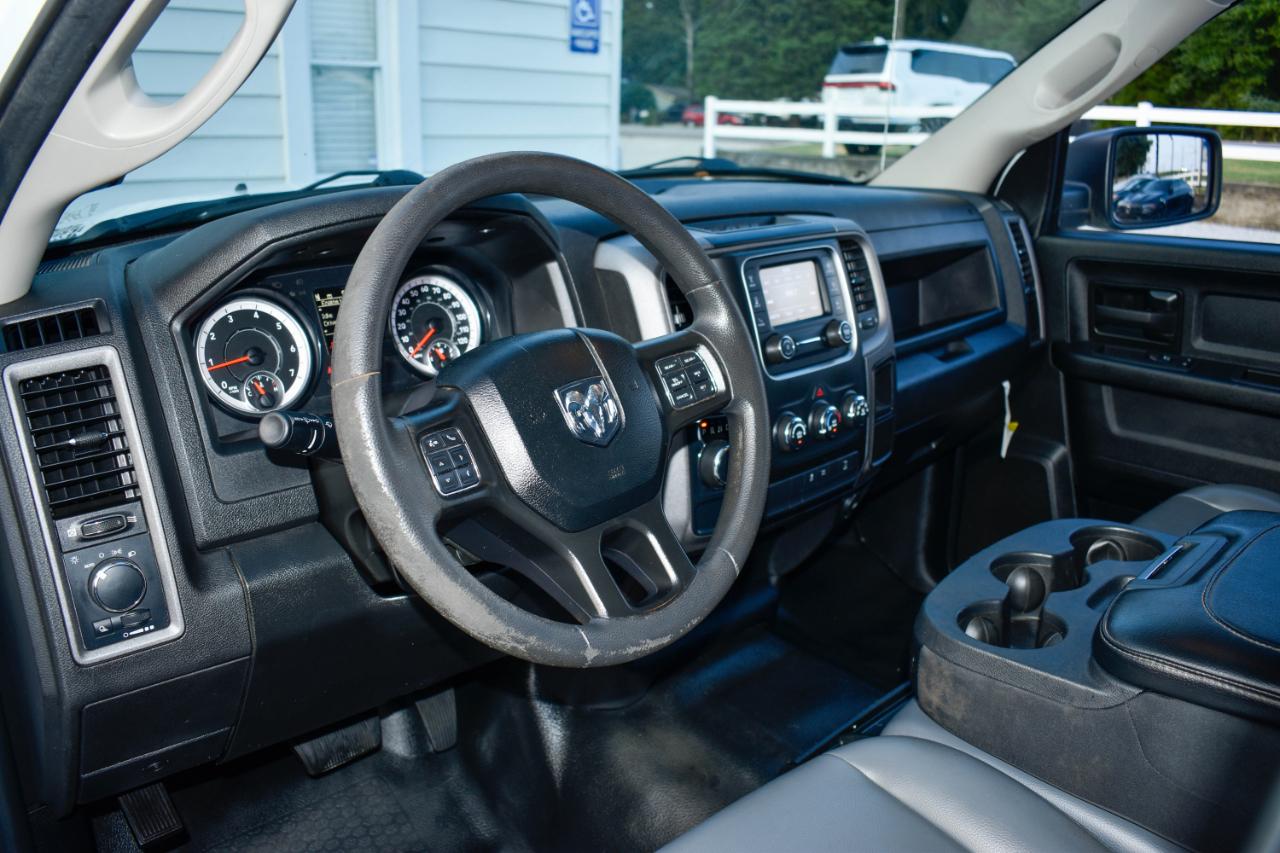 RAM 1500 Classic Tradesman Crew Cab SWB 2WD 2022