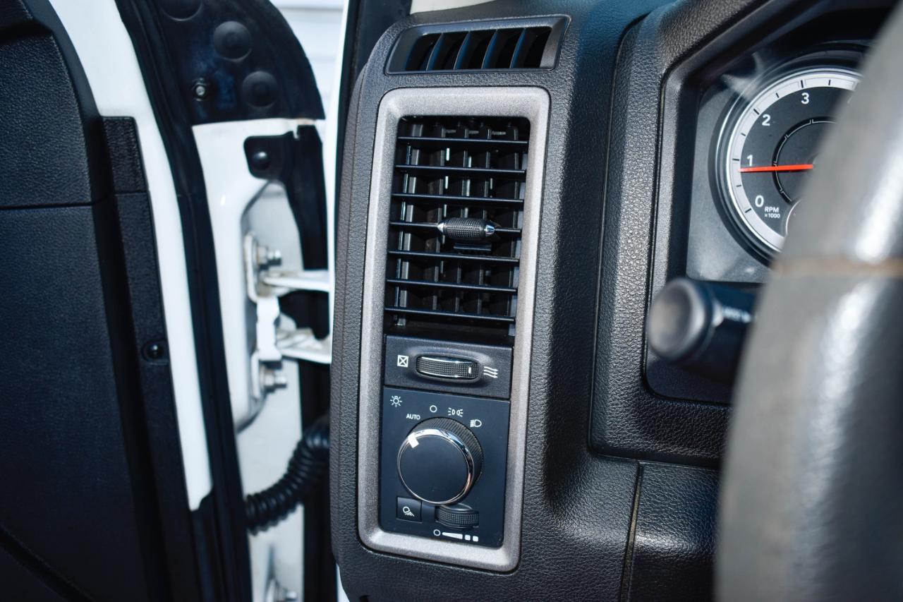 RAM 1500 Classic Tradesman Crew Cab SWB 2WD 2022