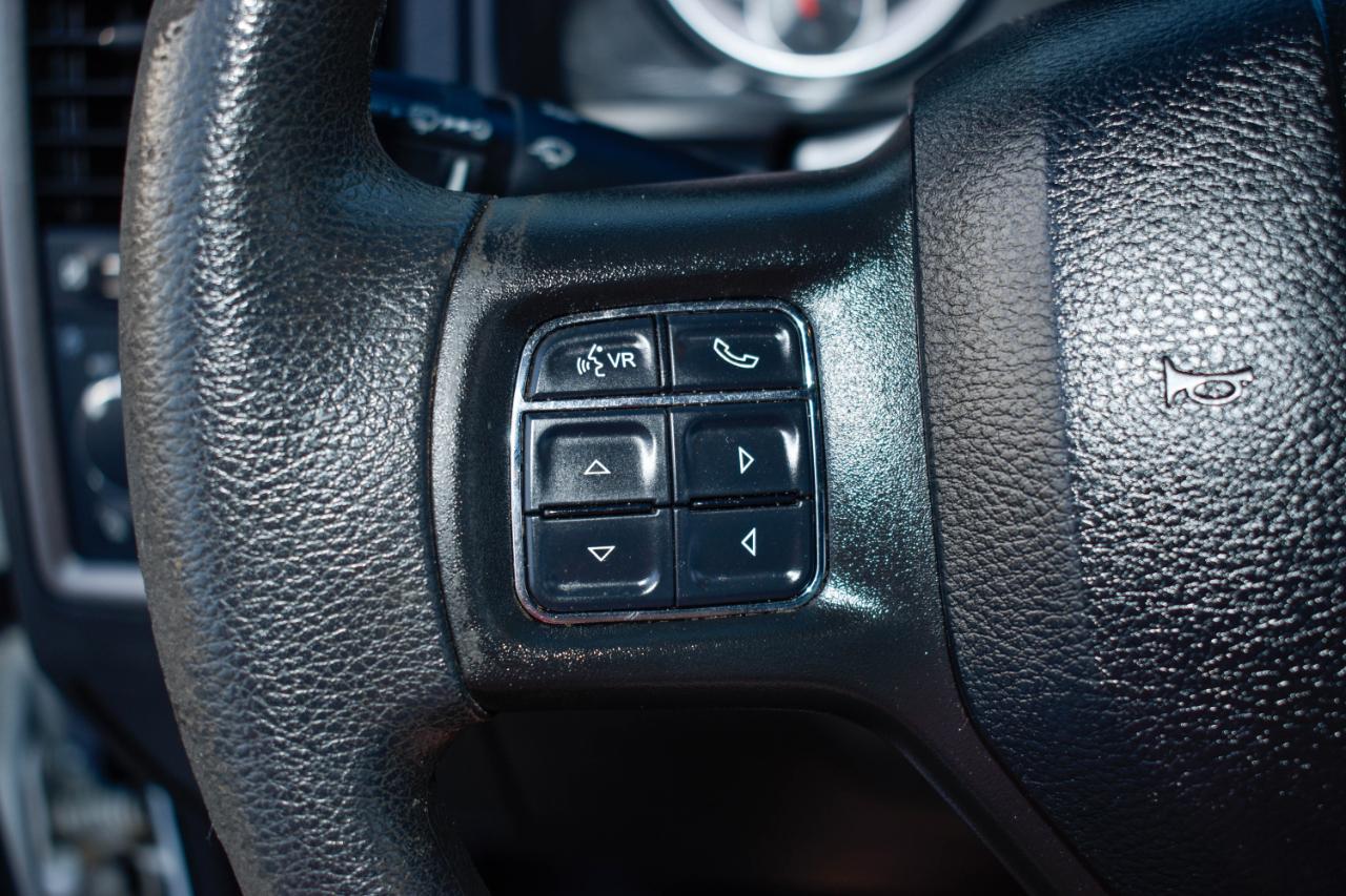RAM 1500 Classic Tradesman Crew Cab SWB 2WD 2022