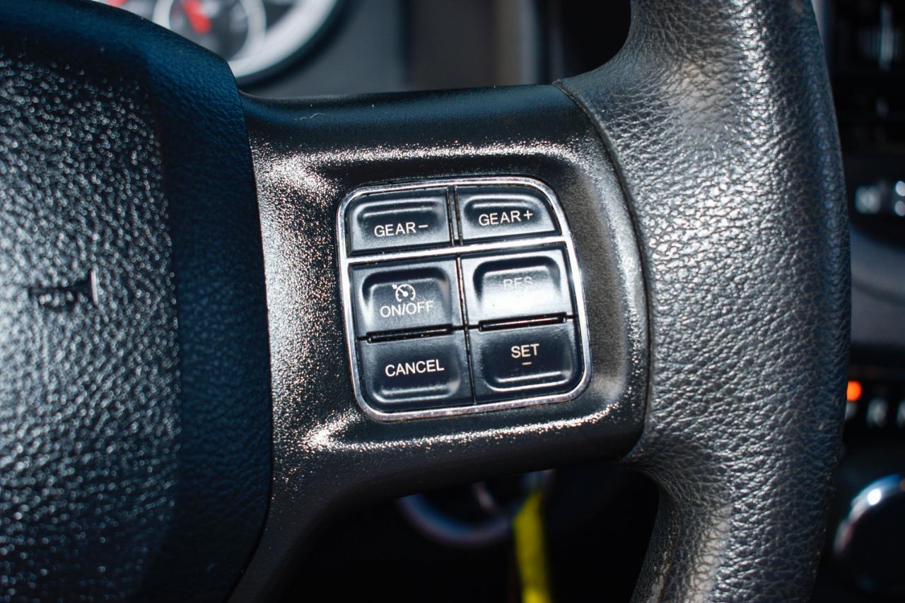RAM 1500 Classic Tradesman Crew Cab SWB 2WD 2022