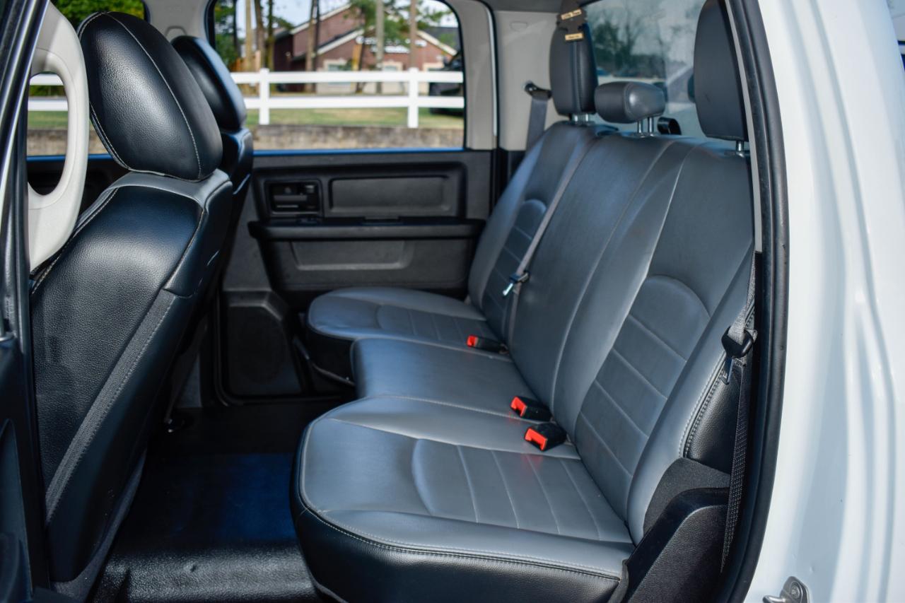 RAM 1500 Classic Tradesman Crew Cab SWB 2WD 2022