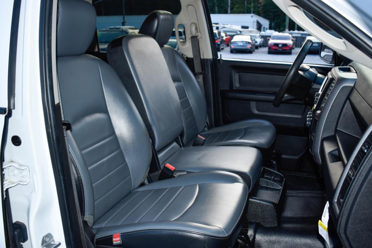 RAM 1500 Classic Tradesman Crew Cab SWB 2WD 2022