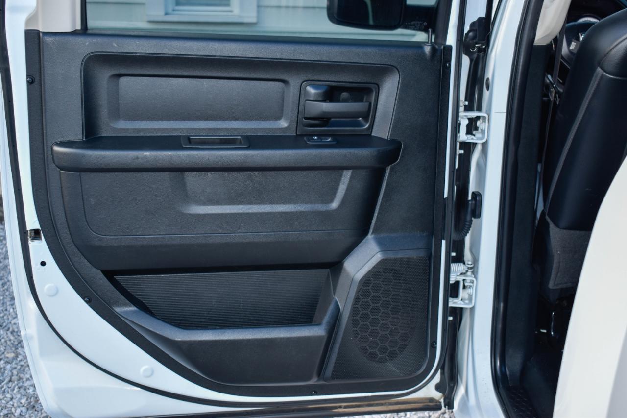 RAM 1500 Classic Tradesman Crew Cab SWB 2WD 2022