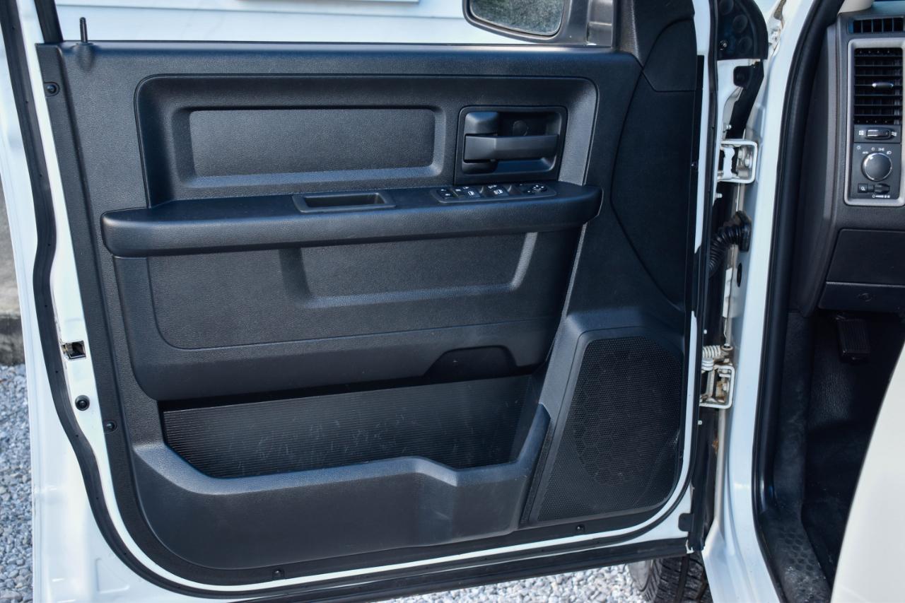RAM 1500 Classic Tradesman Crew Cab SWB 2WD 2022