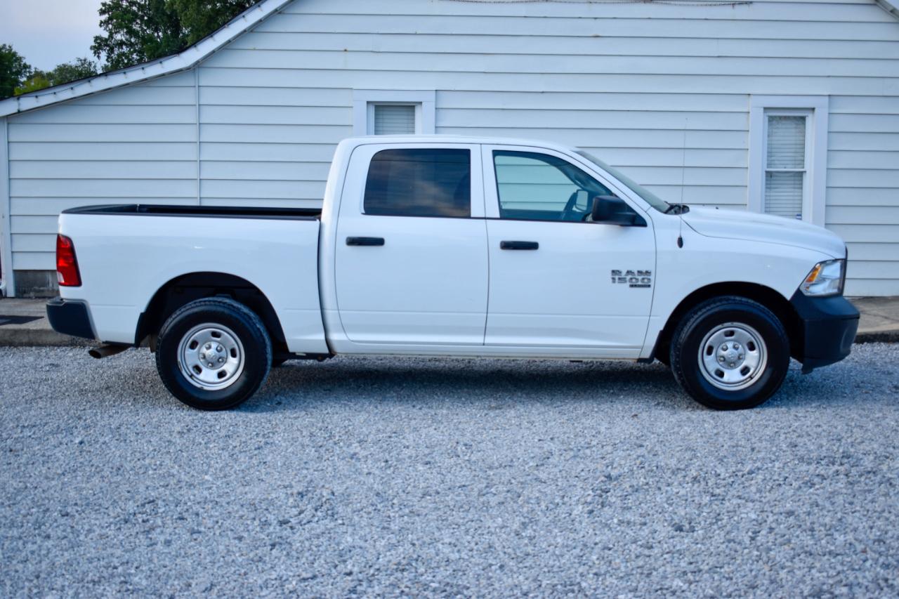 RAM 1500 Classic Tradesman Crew Cab SWB 2WD 2022