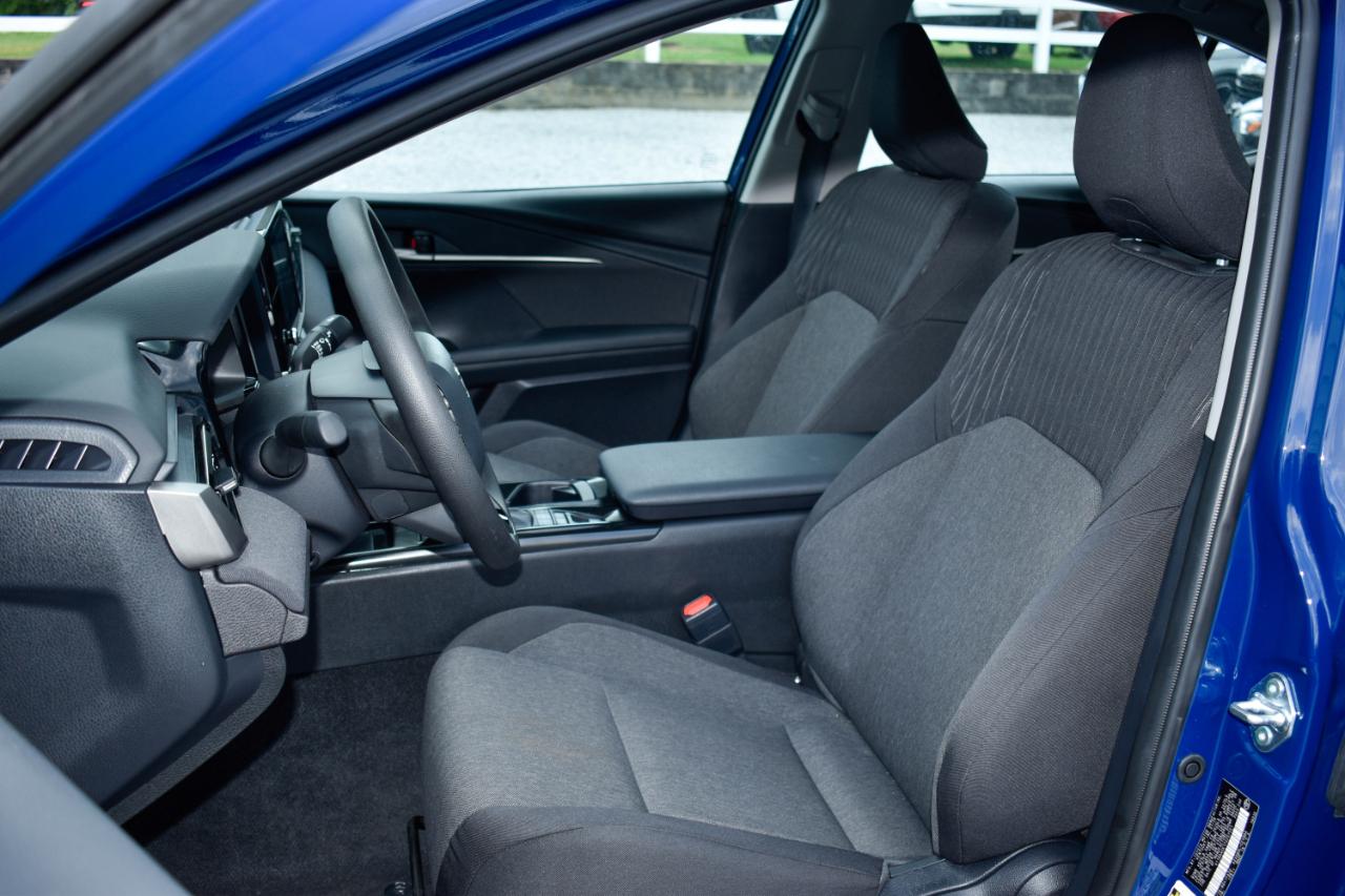 Toyota Camry Hybrid XLE 2026