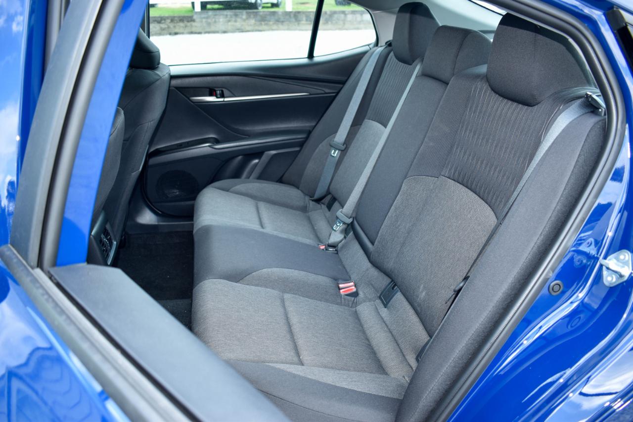 Toyota Camry Hybrid XLE 2026