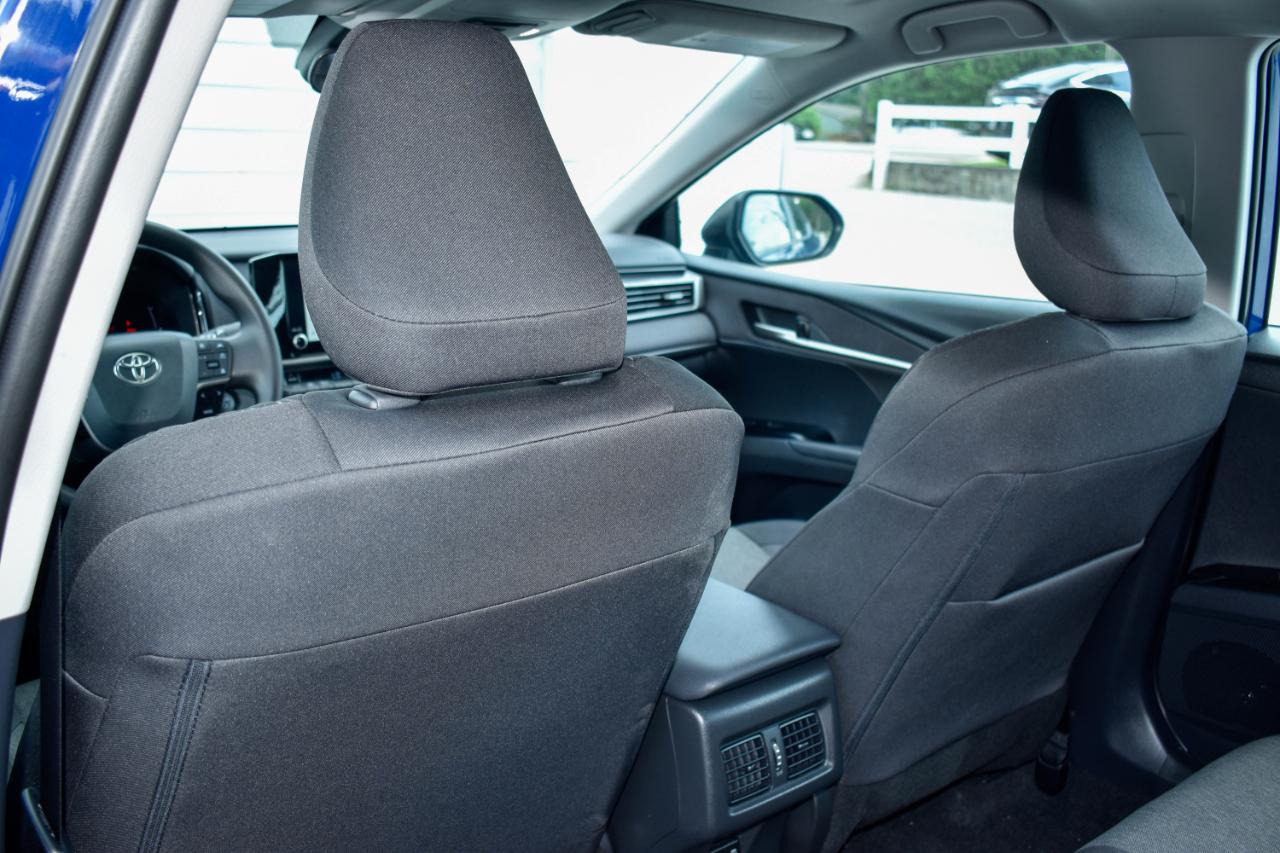 Toyota Camry Hybrid XLE 2026