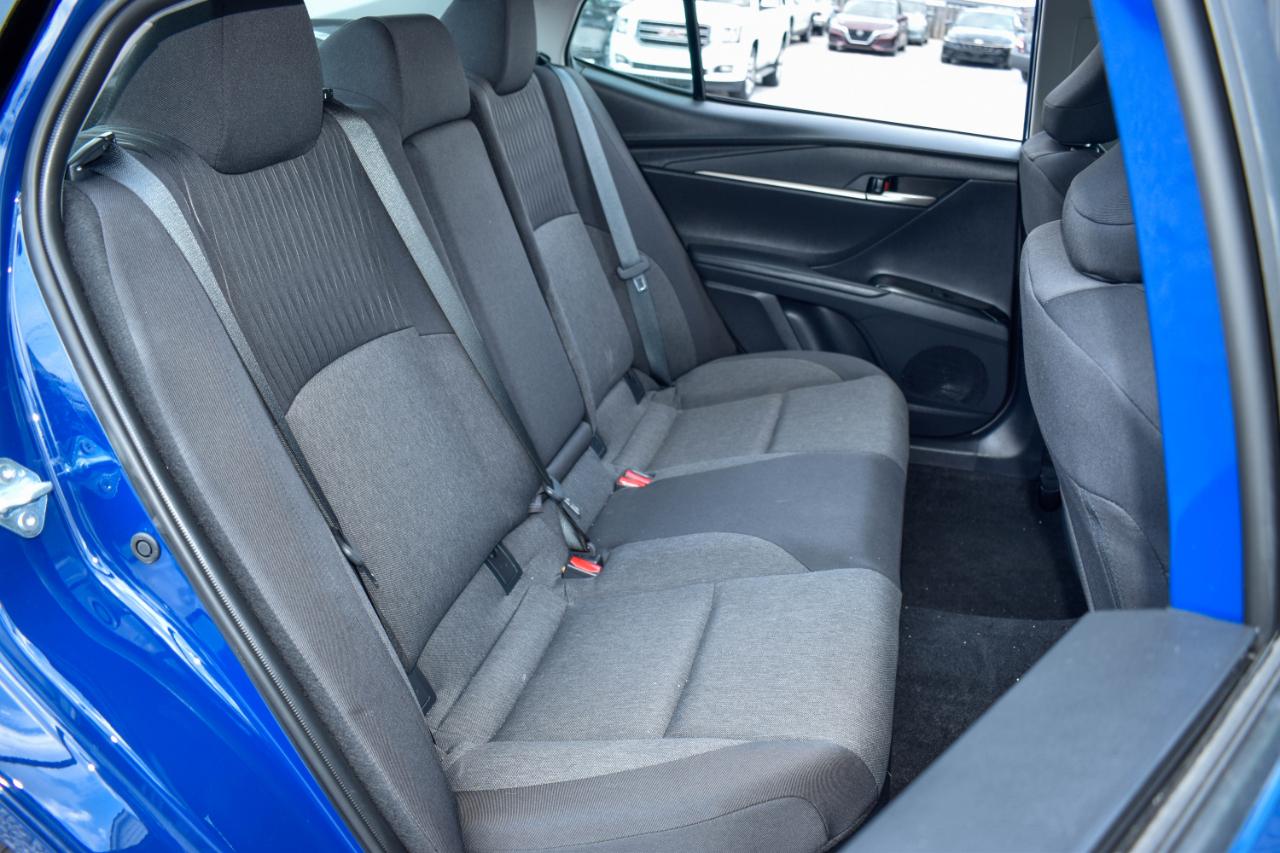 Toyota Camry Hybrid XLE 2026