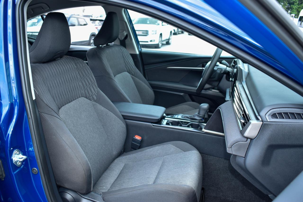 Toyota Camry Hybrid XLE 2026
