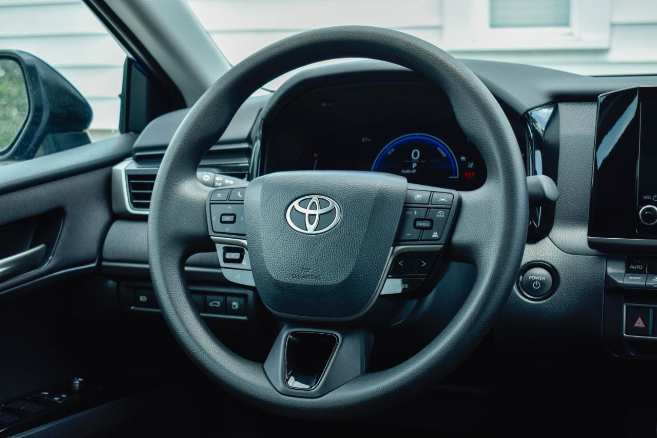 Toyota Camry Hybrid XLE 2026