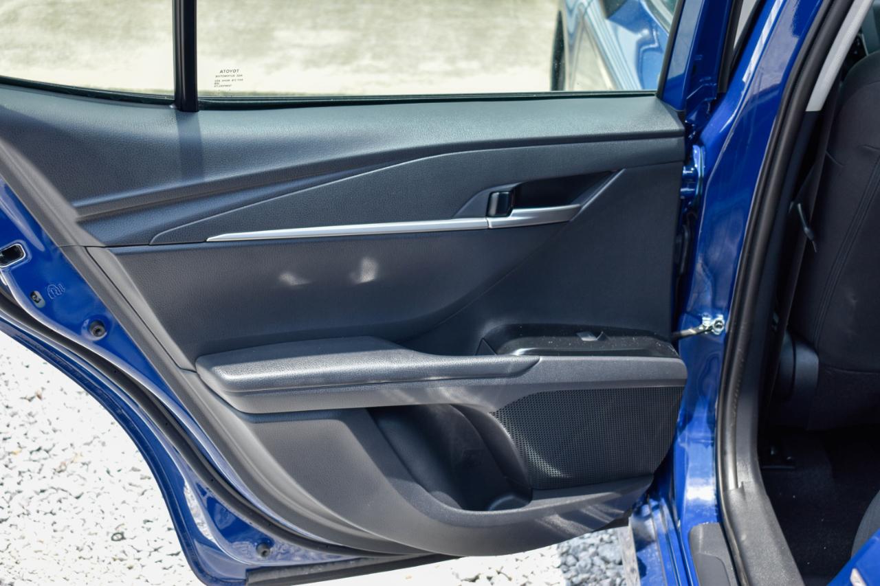 Toyota Camry Hybrid XLE 2026