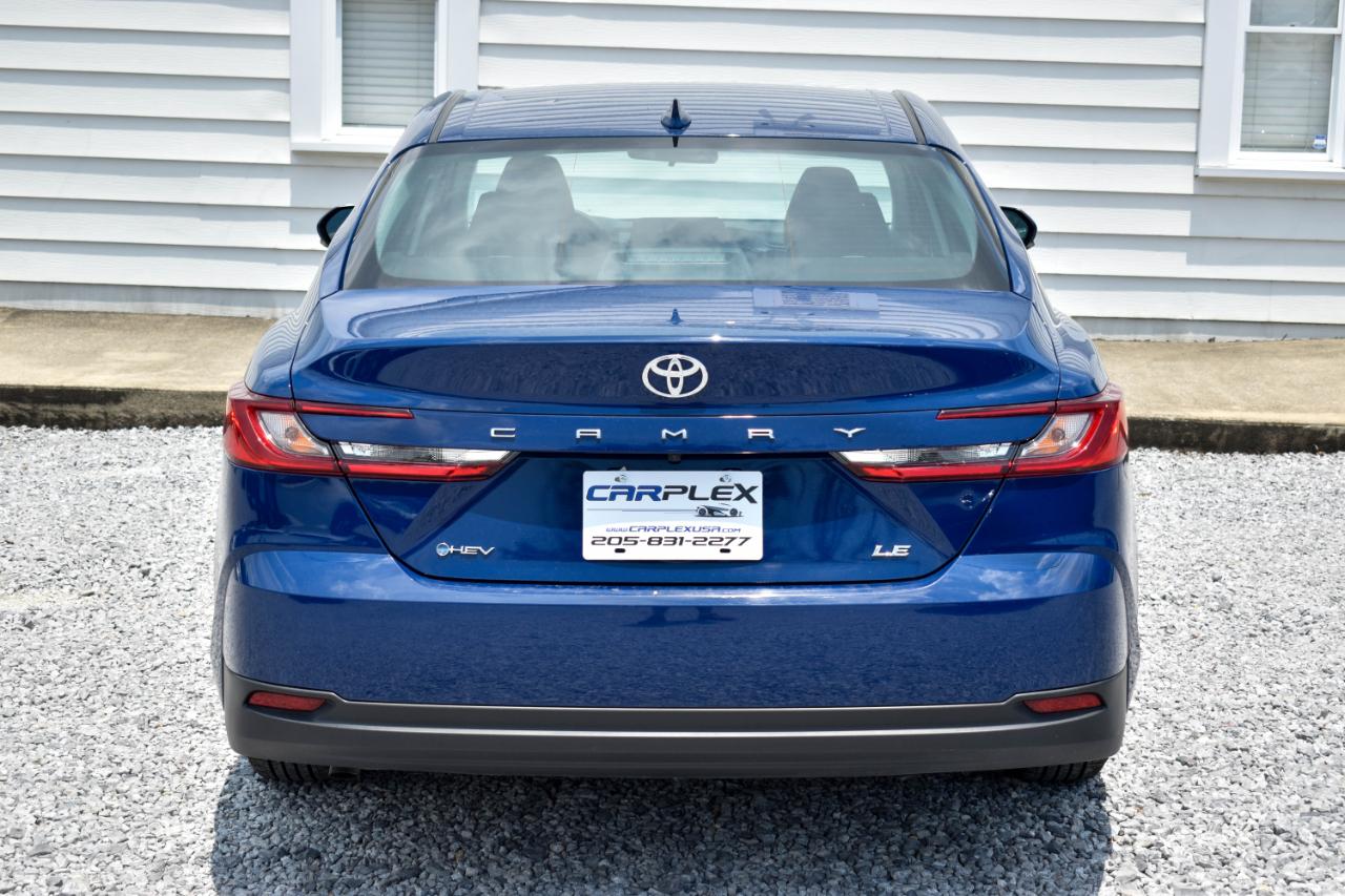 Toyota Camry Hybrid XLE 2026