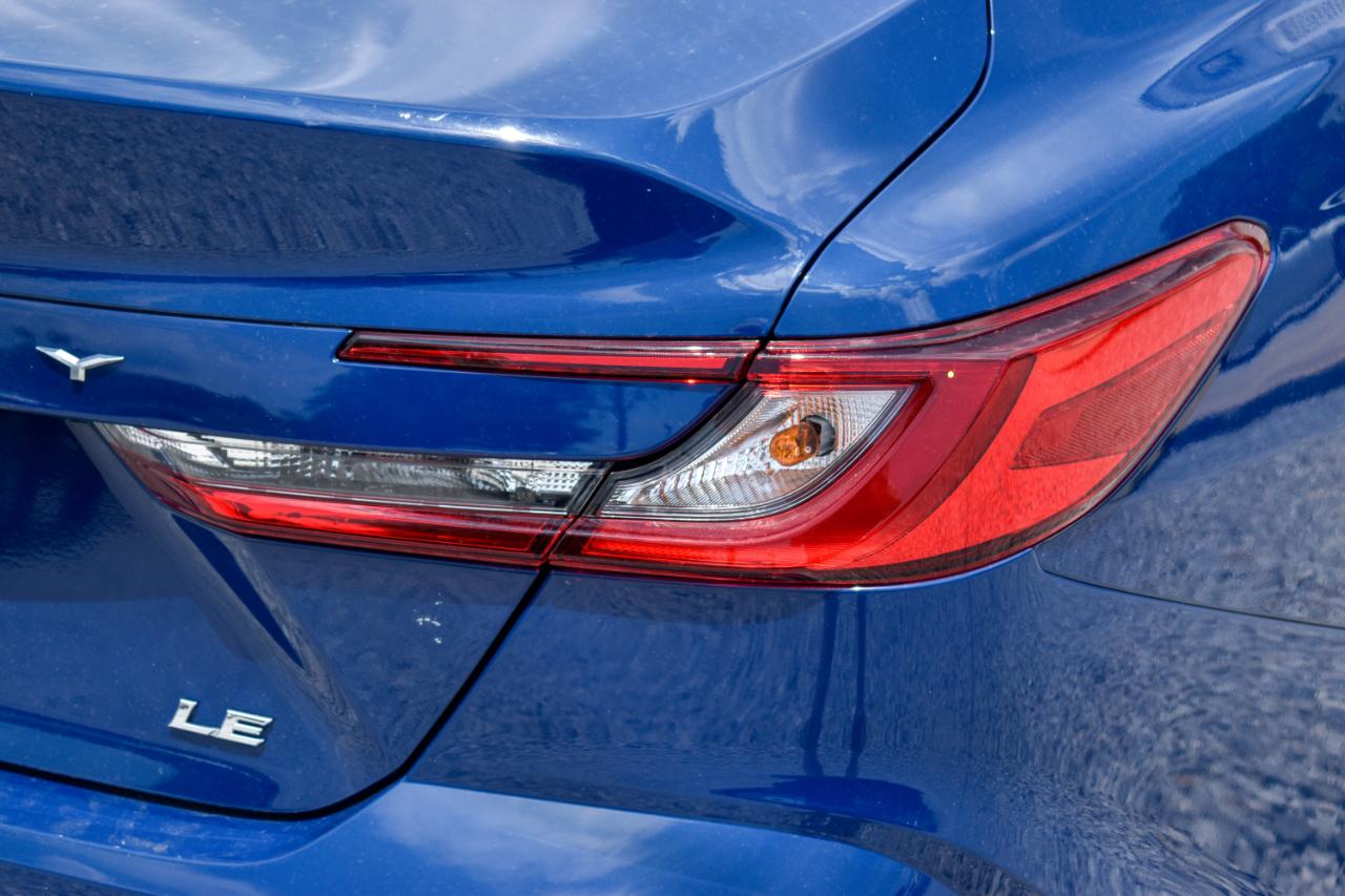 Toyota Camry Hybrid XLE 2026