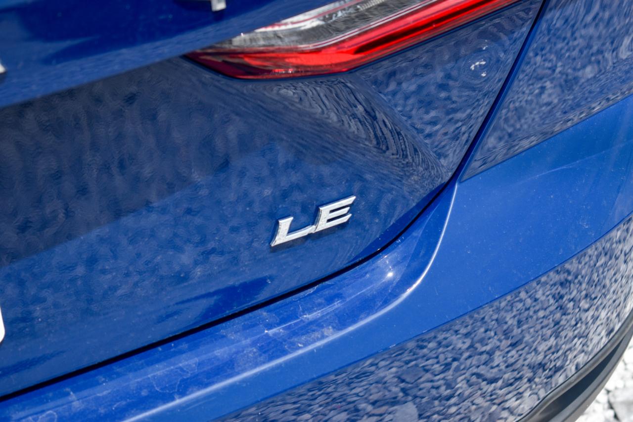 Toyota Camry Hybrid XLE 2026