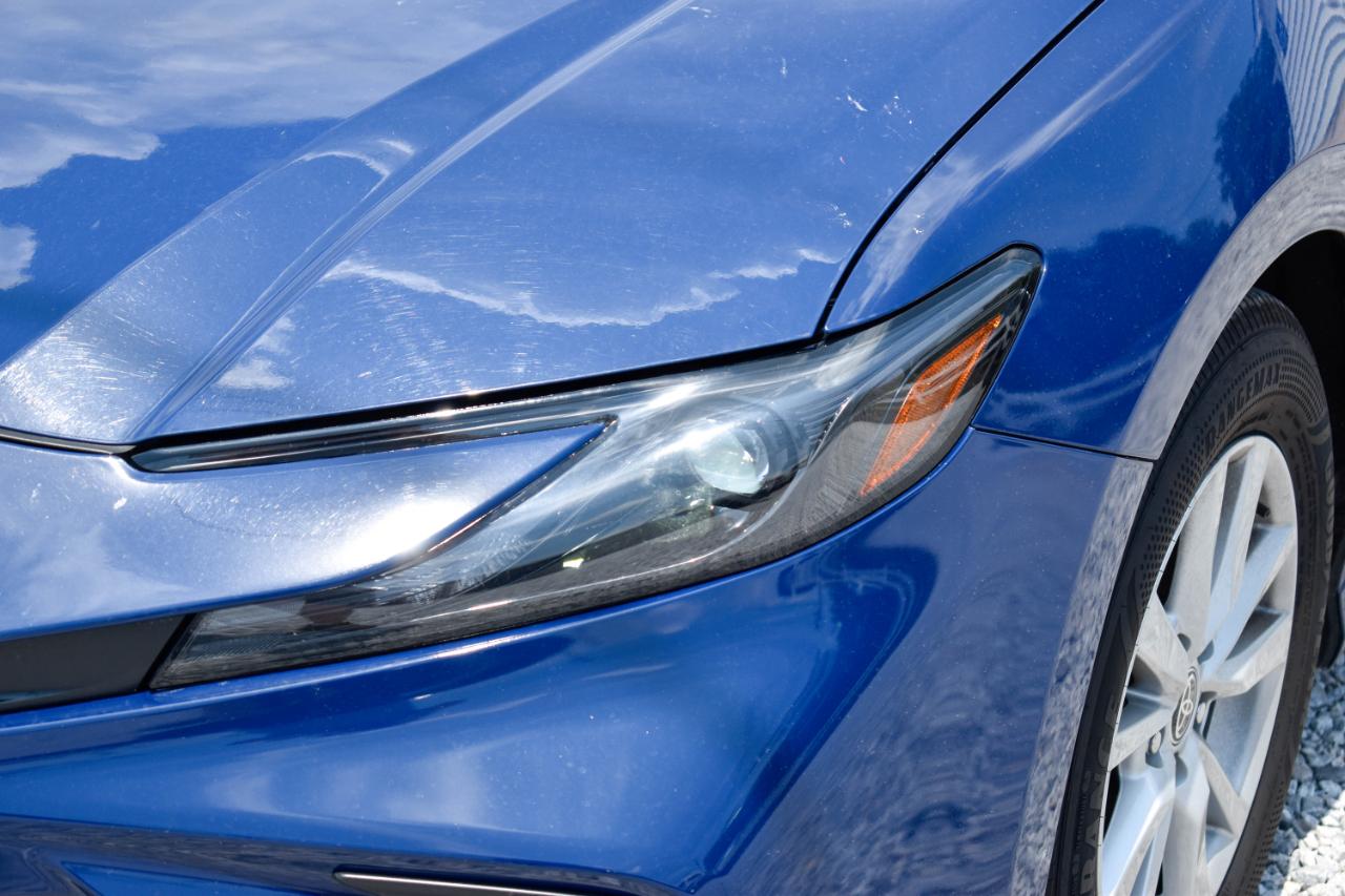 Toyota Camry Hybrid XLE 2026