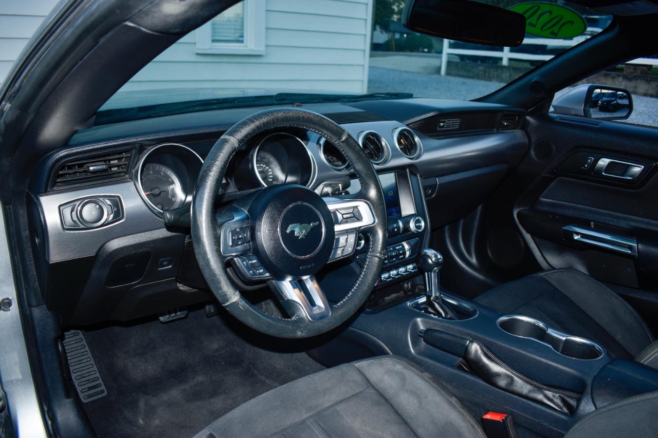 Ford Mustang EcoBoost Coupe 2020