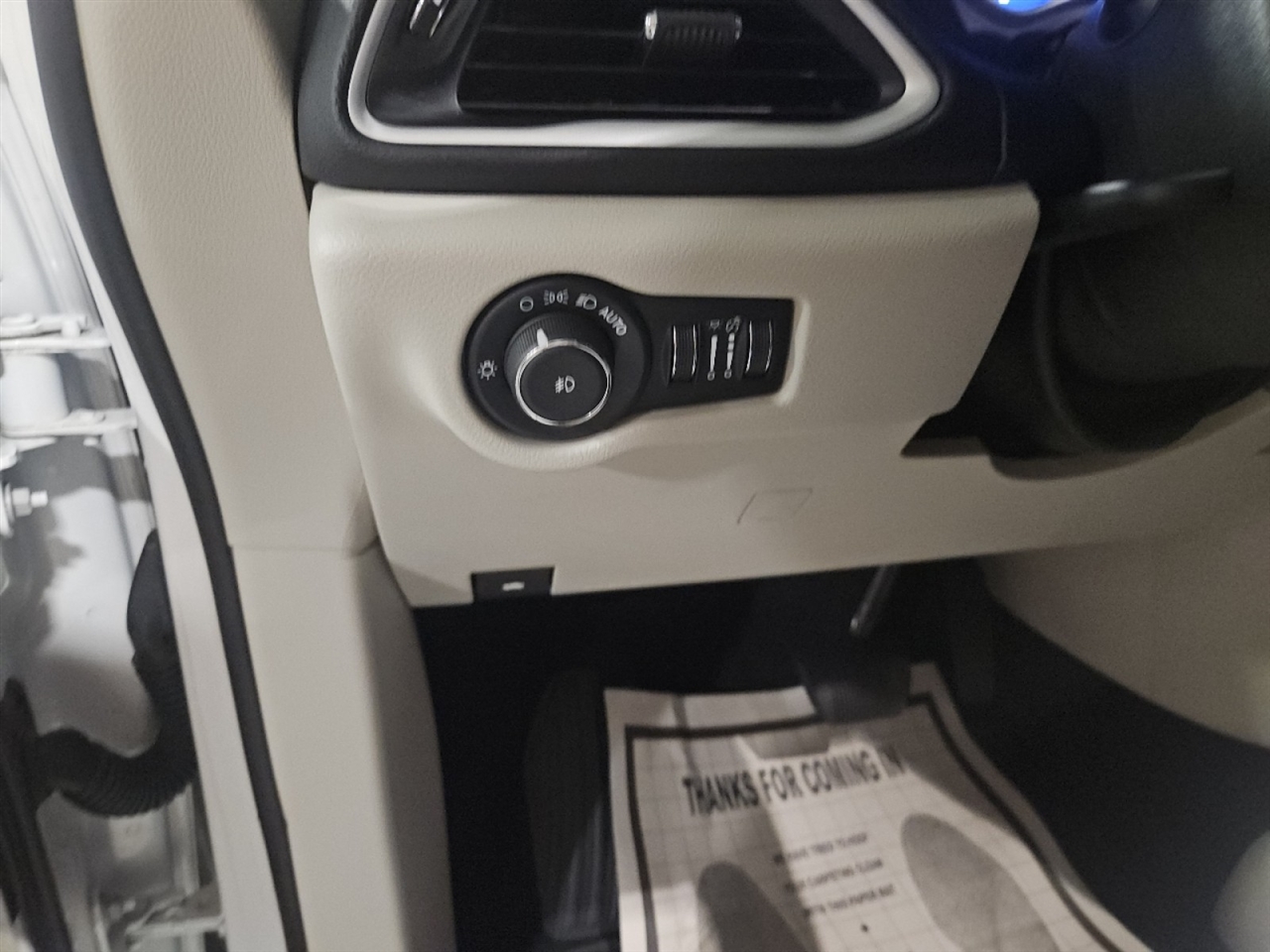 Chrysler Pacifica Touring L 2024